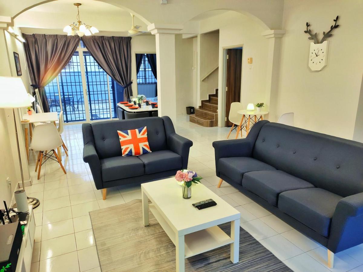 Semi-Detached, Up To 21 Pax, 4 Bedrooms, 3 Bathrooms, 4 Car Parks By Star Home 바얀레파스 외부 사진