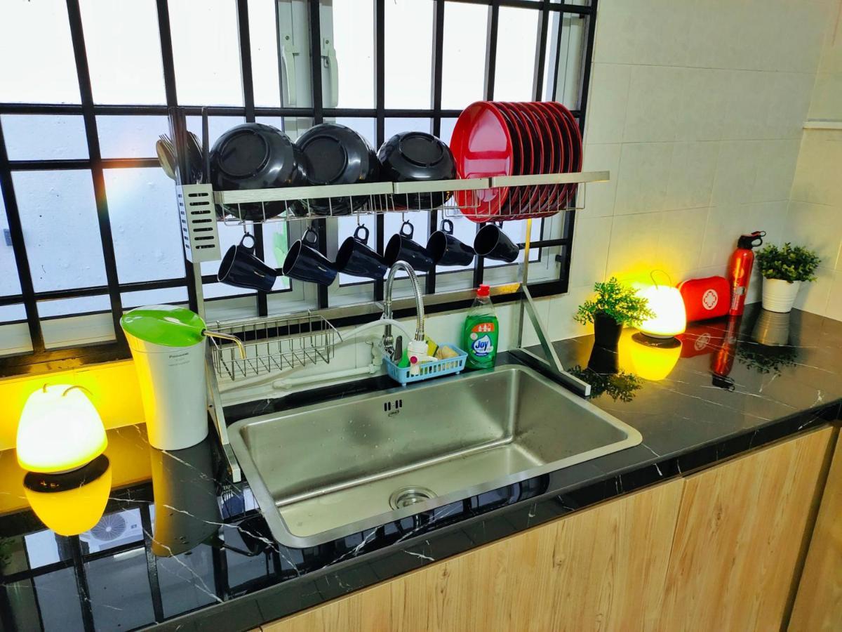 Semi-Detached, Up To 21 Pax, 4 Bedrooms, 3 Bathrooms, 4 Car Parks By Star Home 바얀레파스 외부 사진