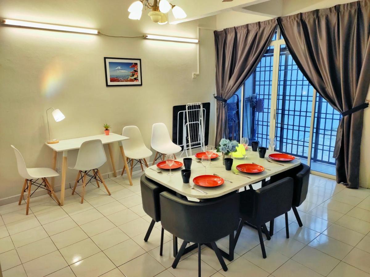Semi-Detached, Up To 21 Pax, 4 Bedrooms, 3 Bathrooms, 4 Car Parks By Star Home 바얀레파스 외부 사진