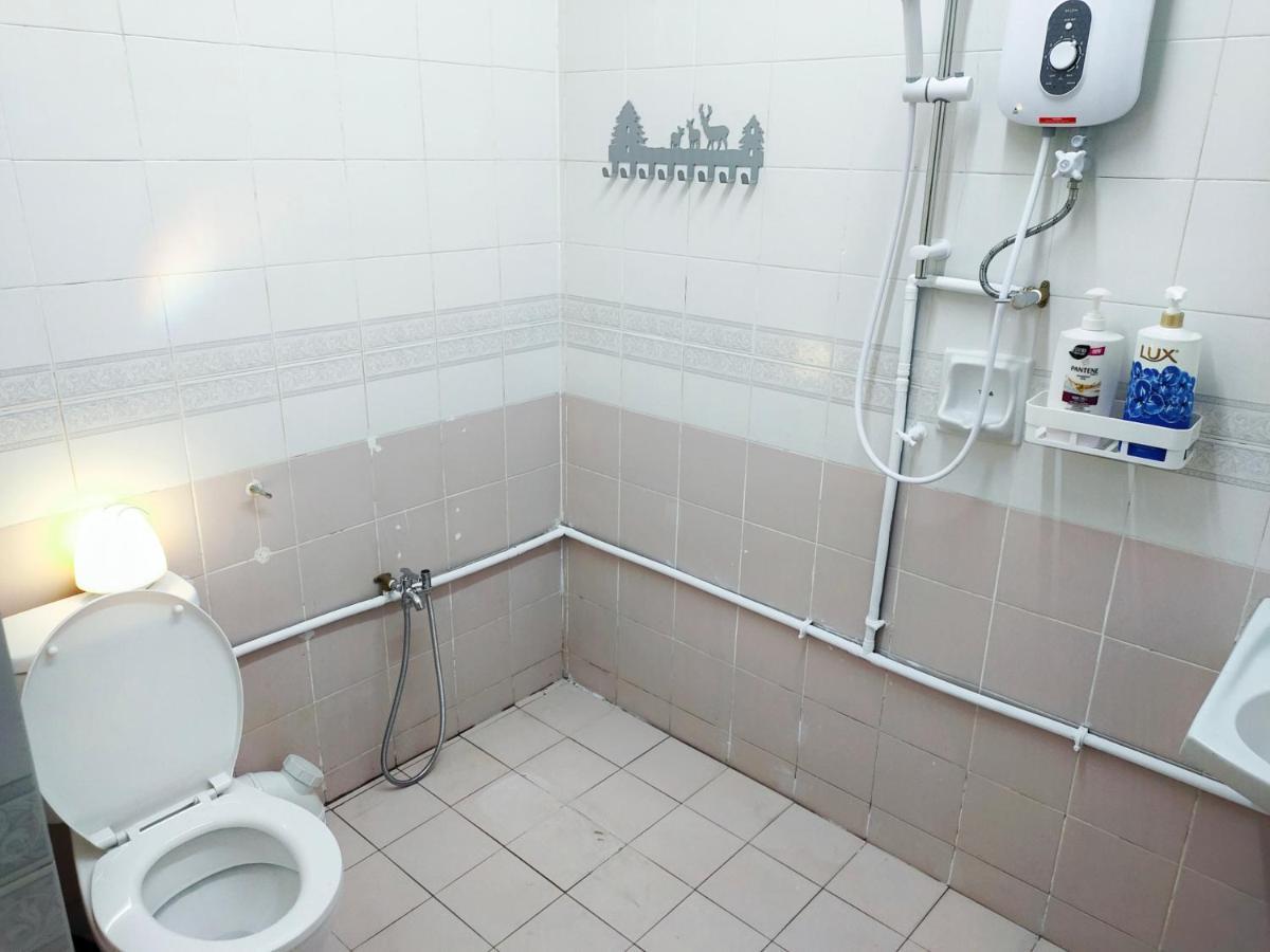 Semi-Detached, Up To 21 Pax, 4 Bedrooms, 3 Bathrooms, 4 Car Parks By Star Home 바얀레파스 외부 사진