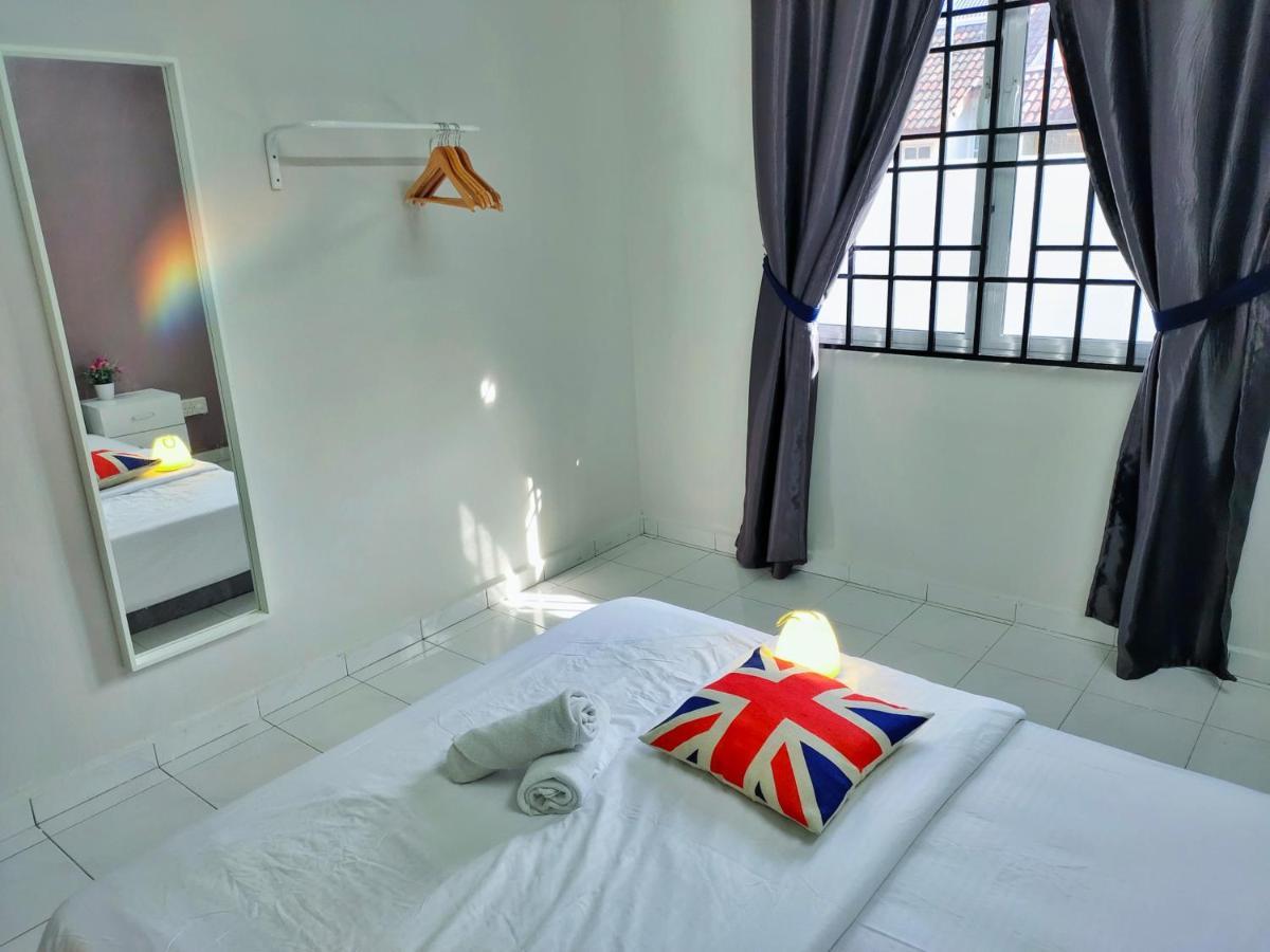 Semi-Detached, Up To 21 Pax, 4 Bedrooms, 3 Bathrooms, 4 Car Parks By Star Home 바얀레파스 외부 사진