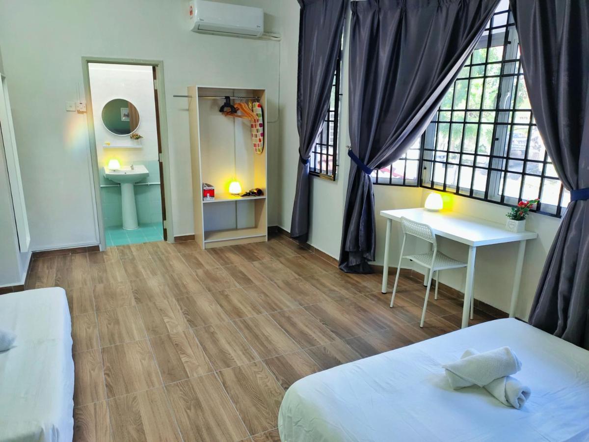 Semi-Detached, Up To 21 Pax, 4 Bedrooms, 3 Bathrooms, 4 Car Parks By Star Home 바얀레파스 외부 사진