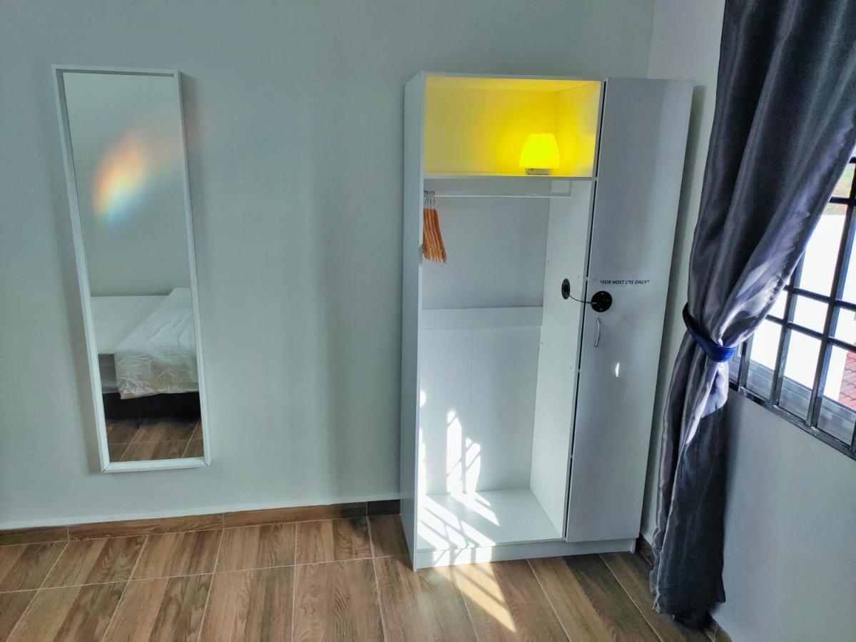 Semi-Detached, Up To 21 Pax, 4 Bedrooms, 3 Bathrooms, 4 Car Parks By Star Home 바얀레파스 외부 사진