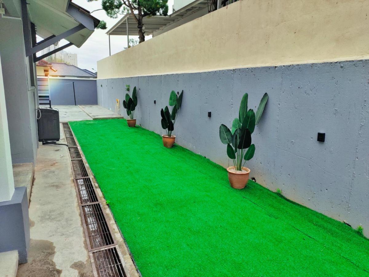 Semi-Detached, Up To 21 Pax, 4 Bedrooms, 3 Bathrooms, 4 Car Parks By Star Home 바얀레파스 외부 사진