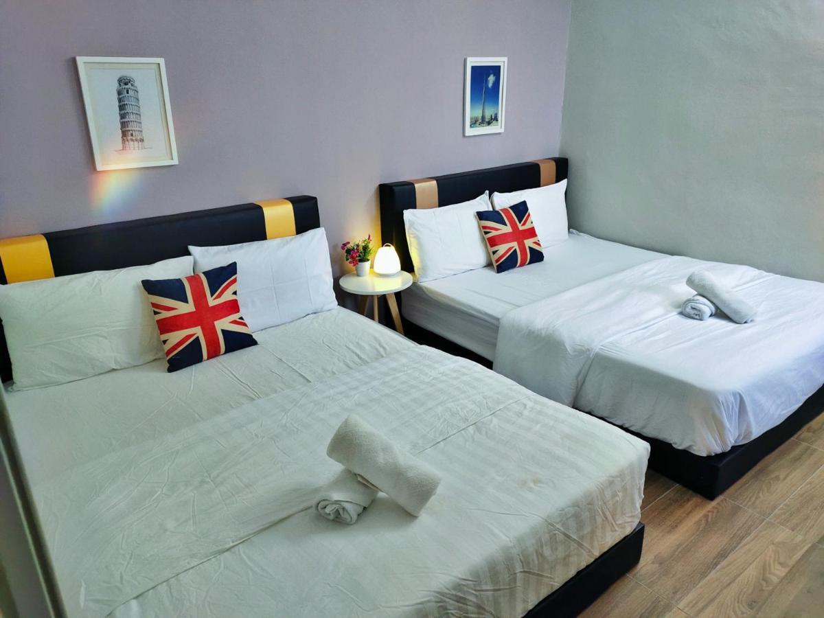 Semi-Detached, Up To 21 Pax, 4 Bedrooms, 3 Bathrooms, 4 Car Parks By Star Home 바얀레파스 외부 사진